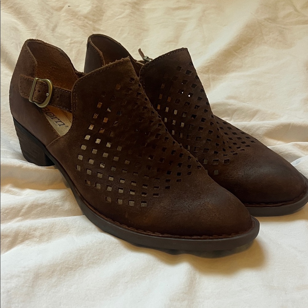 Born Leather- Dark Brown Ankle Booties- never worn
